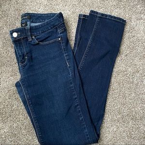 White House Black Market blanc slim ankle jean size 2